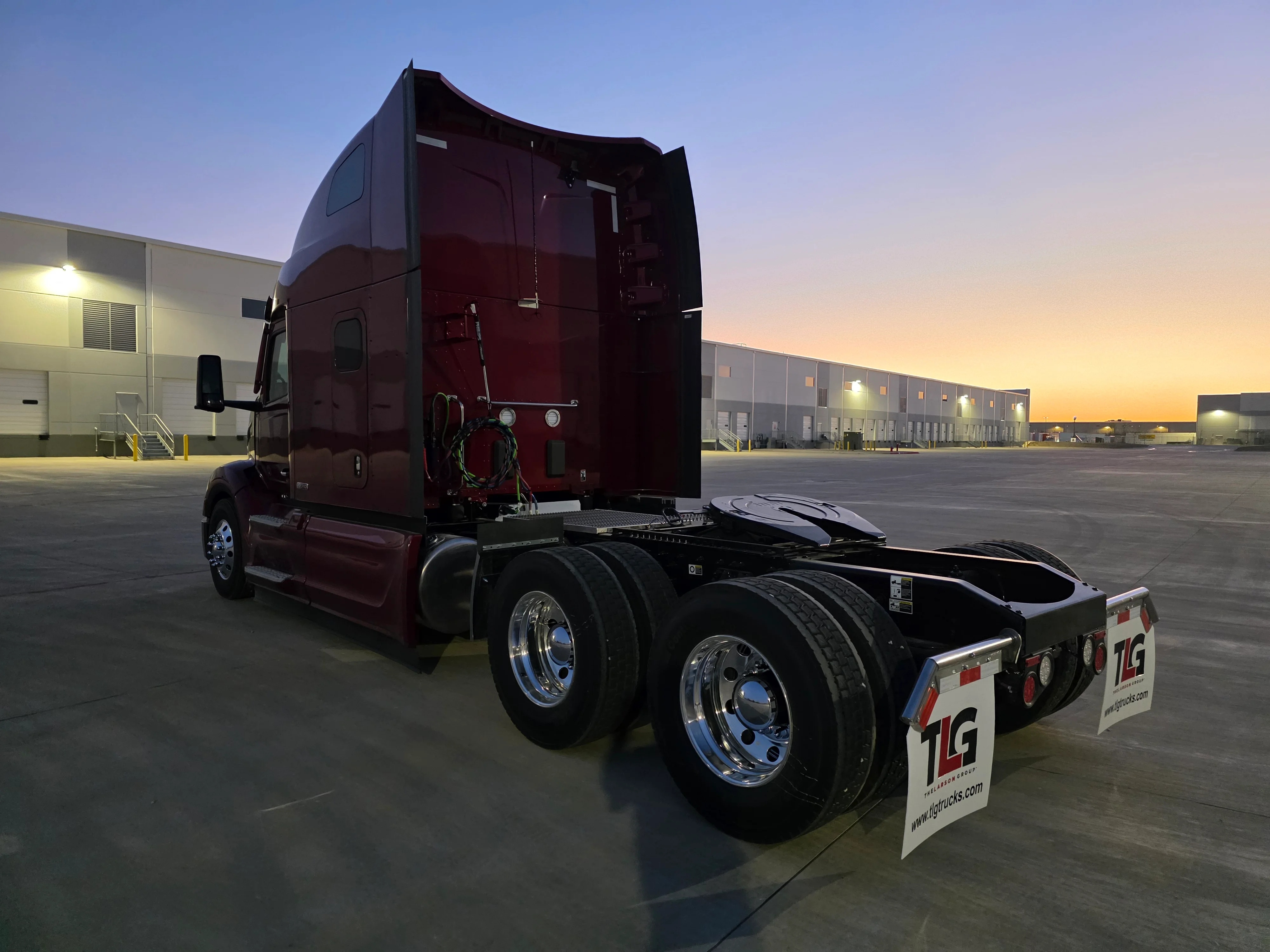 2027 Peterbilt 579 in Evansville, IN — photo 3