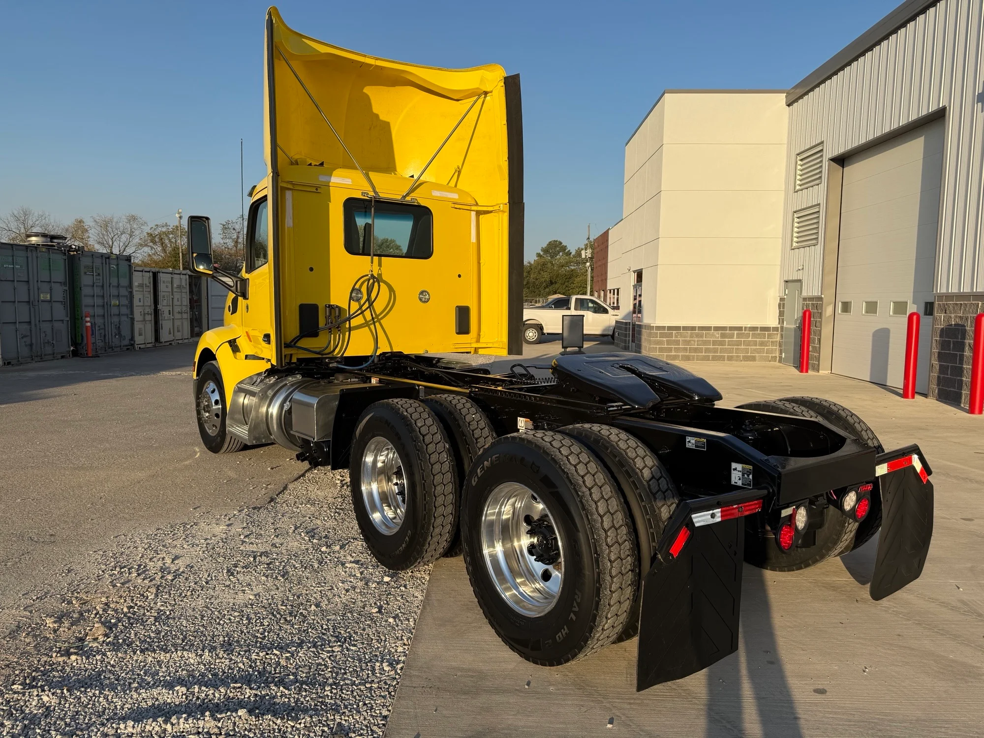 2021 Peterbilt 579 - image 3