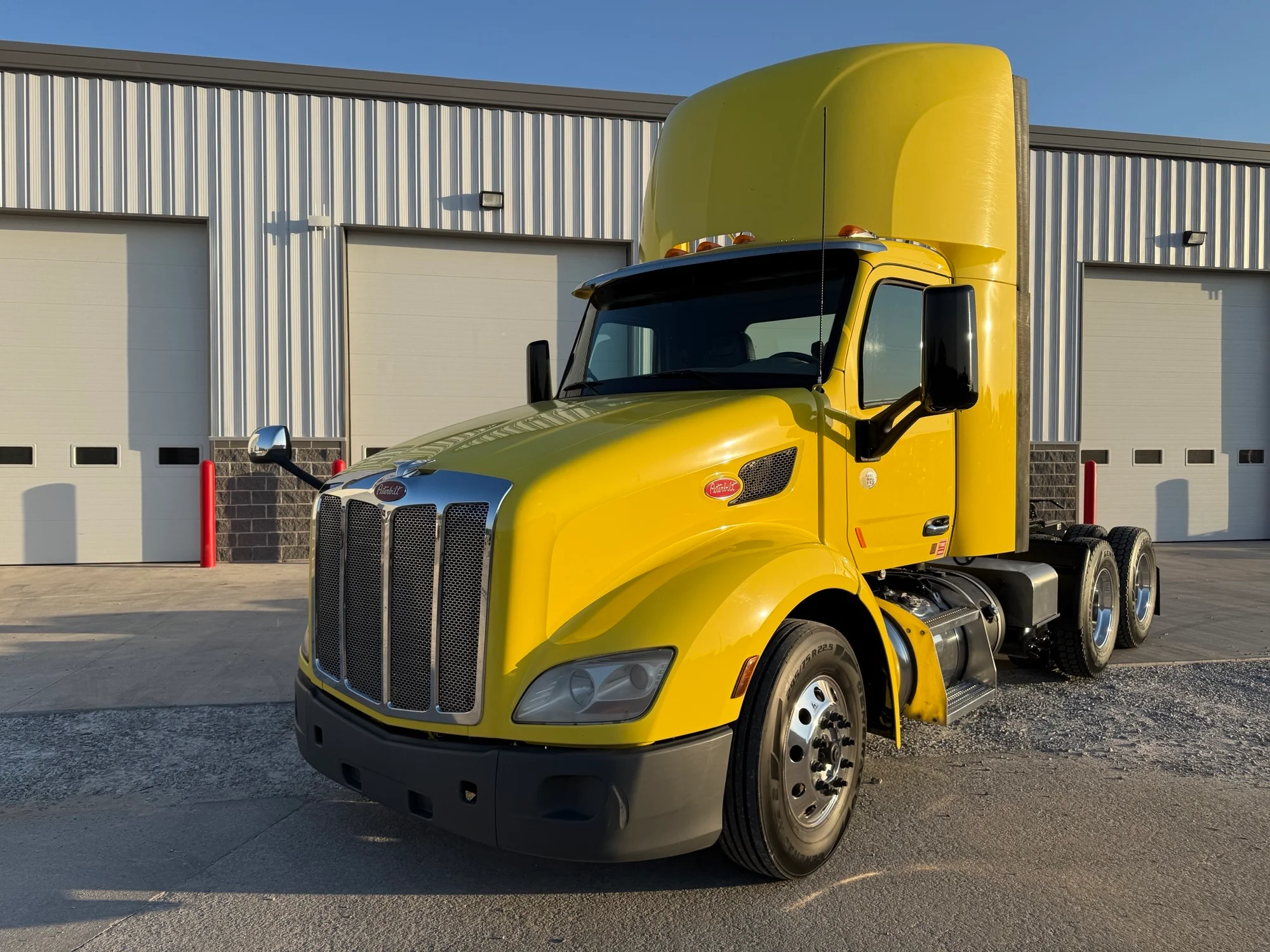 2021 Peterbilt 579 - image 1