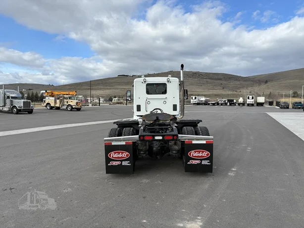2024 Peterbilt 567 - image 9
