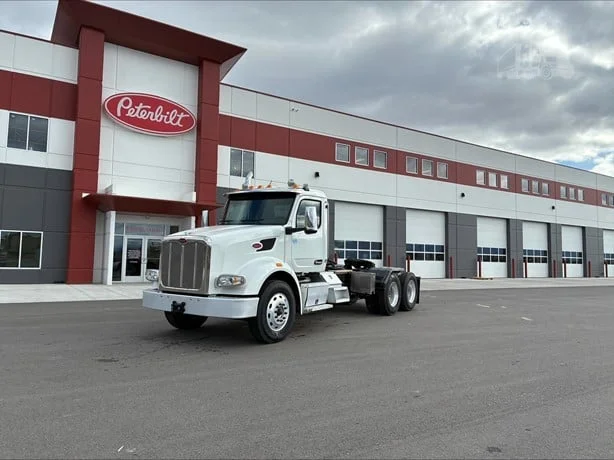 2024 Peterbilt 567 - image 2
