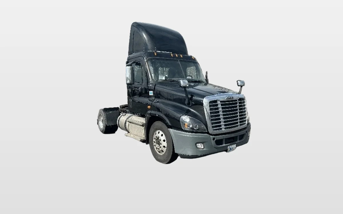 2019 Freightliner Cascadia - image 1