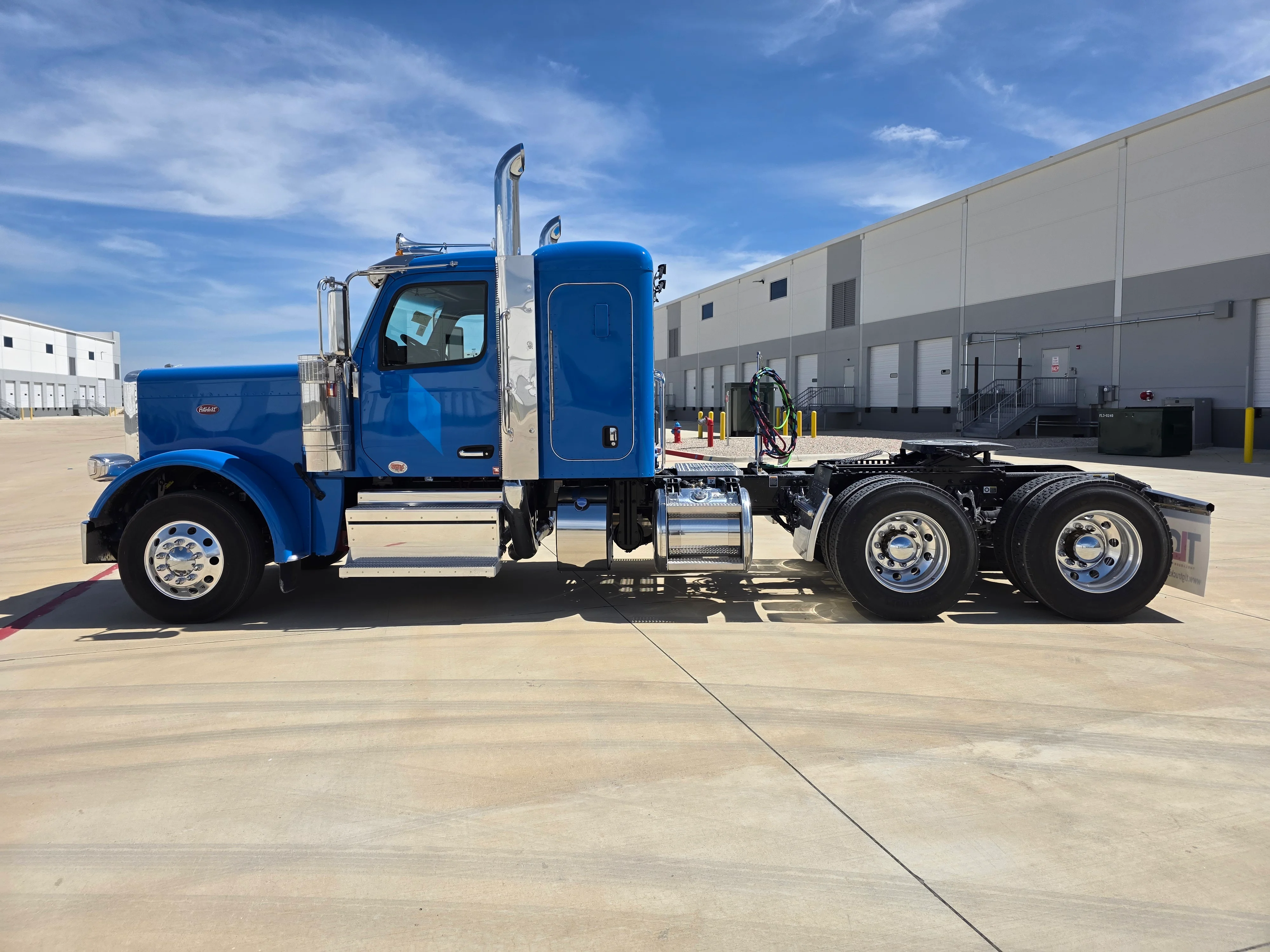 2027 Peterbilt 589 in Greensboro, NC — photo 2
