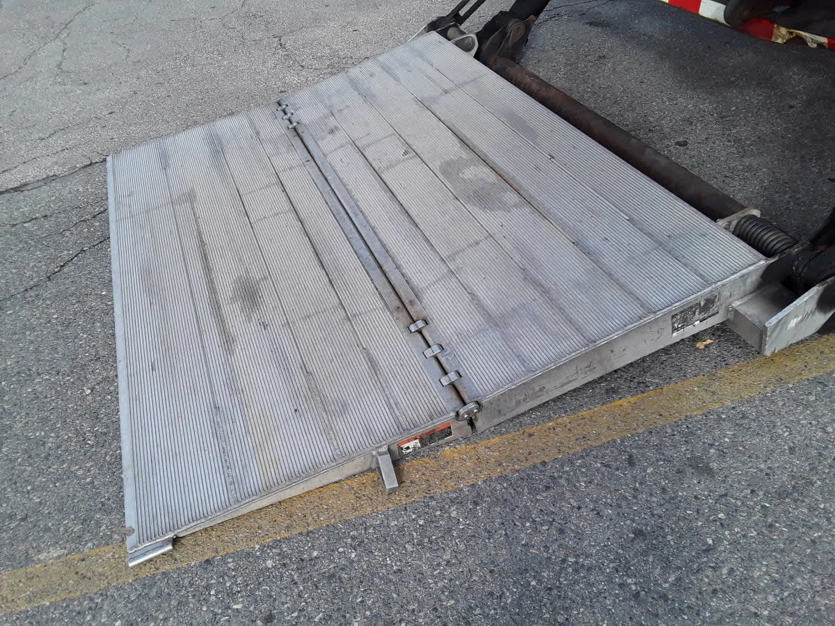 2016 Freightliner M2 106 - image 14