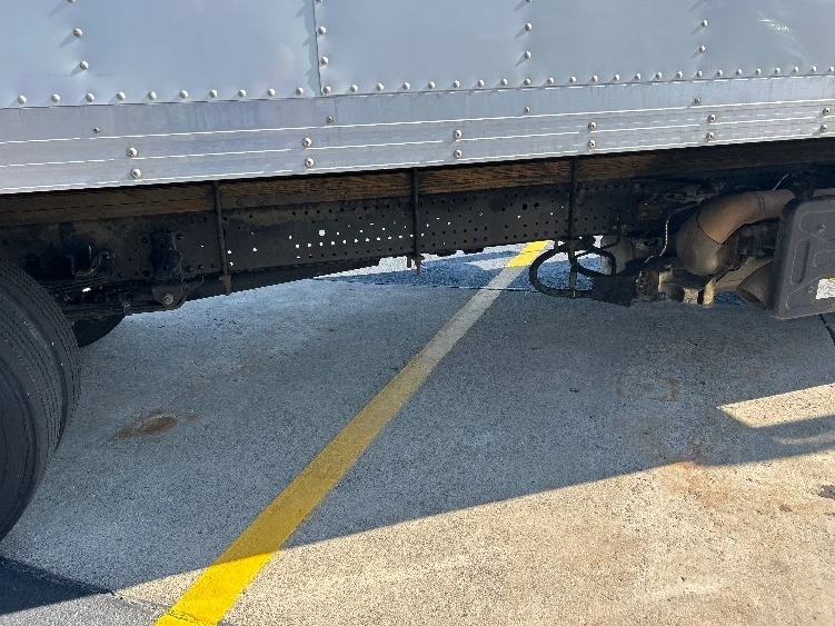 2022 Isuzu NQR - image 5