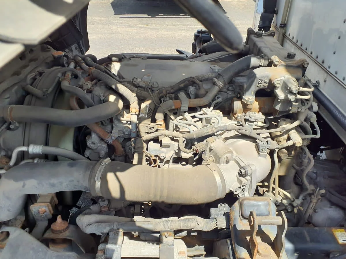 2014 Isuzu NQR - image 9