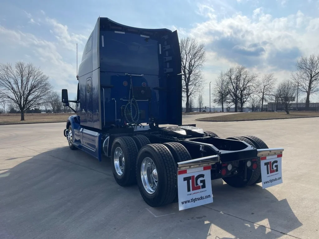 2023 Peterbilt 579 in Springfield, MO — photo 3