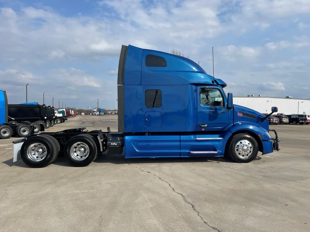 2023 Peterbilt 579 in Springfield, MO — photo 6