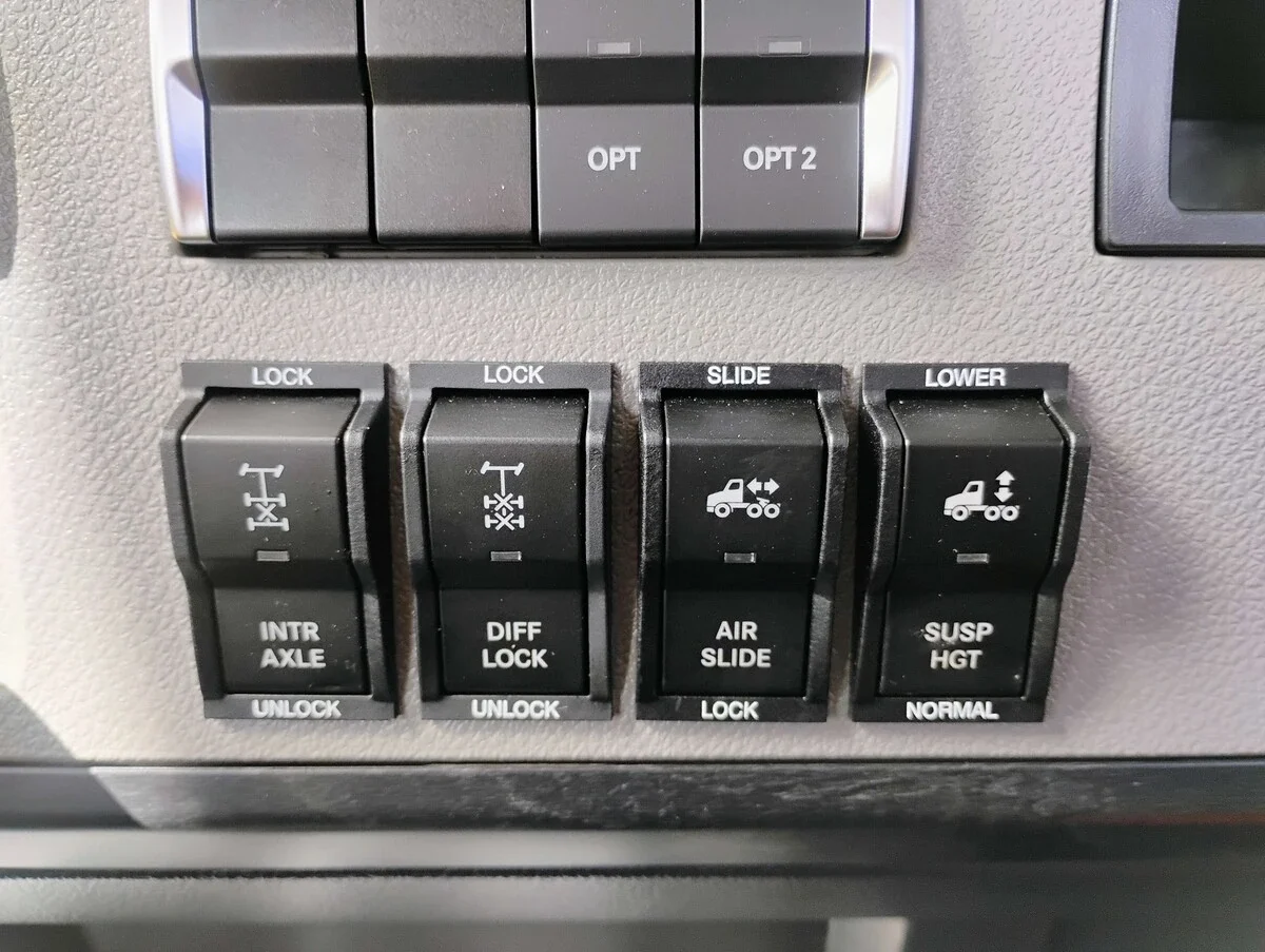 2027 Freightliner Cascadia — photo 15