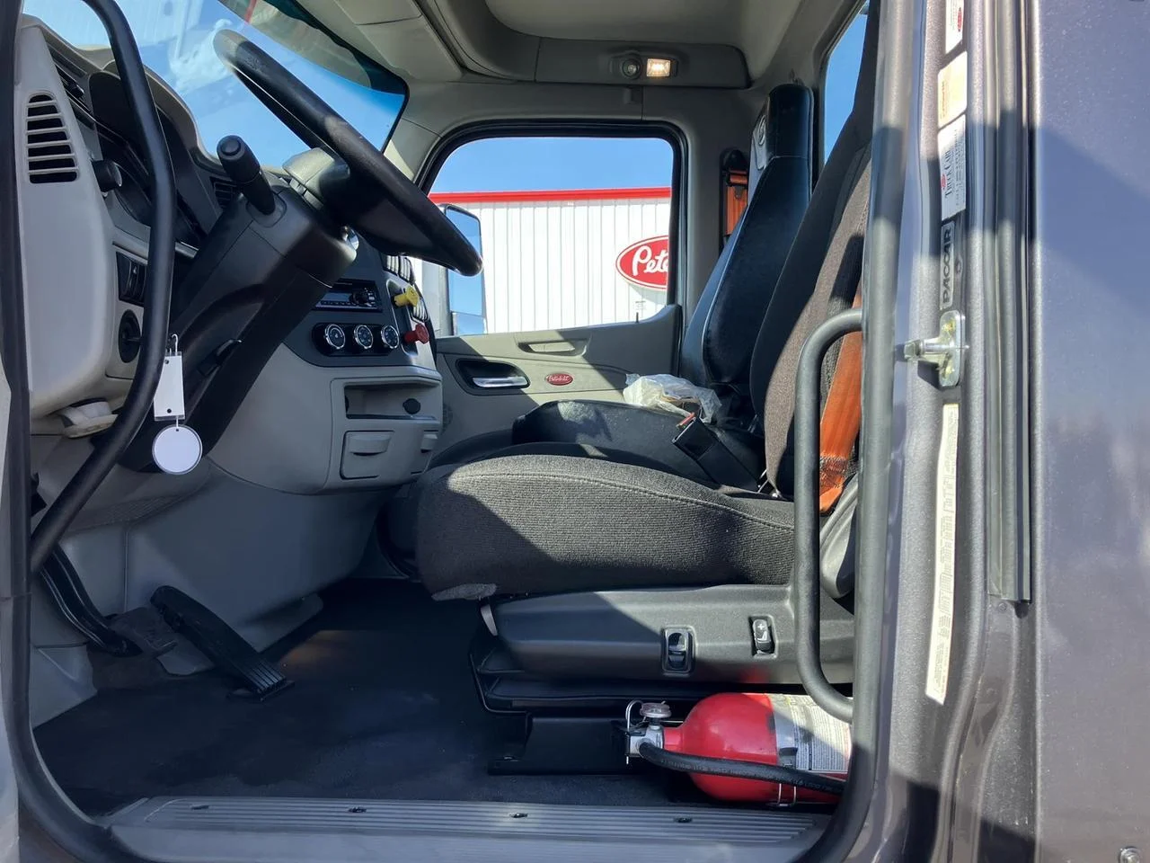 2021 Peterbilt 579 - image 10