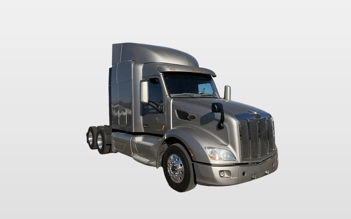 2022 Peterbilt 579 - image 1