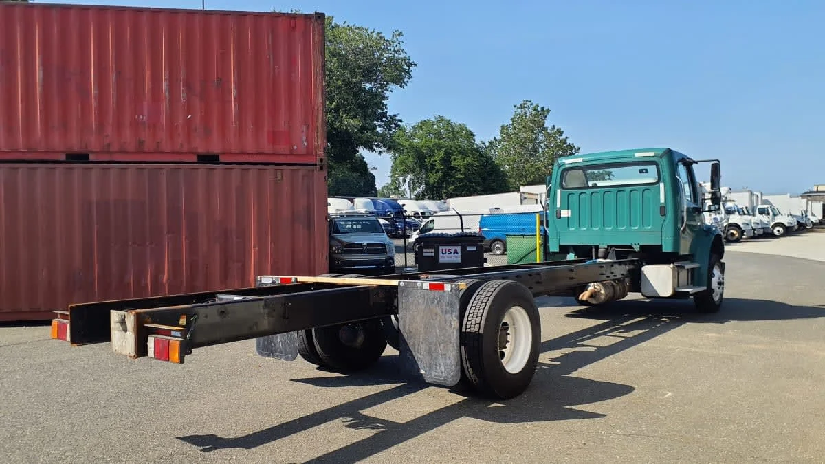 2021 Freightliner M2 106 in Springfield, MA — photo 4