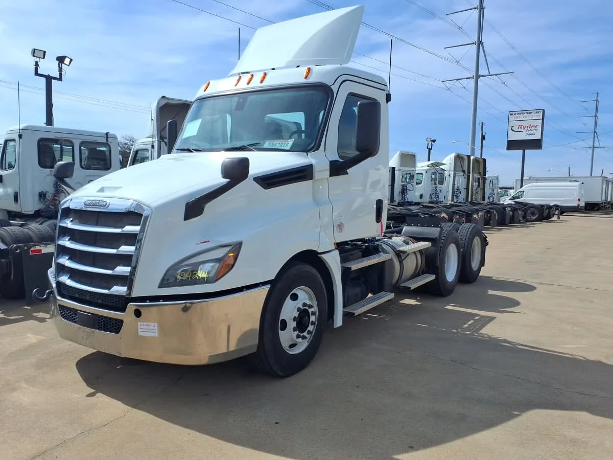 2020 Freightliner Cascadia in Dallas, TX