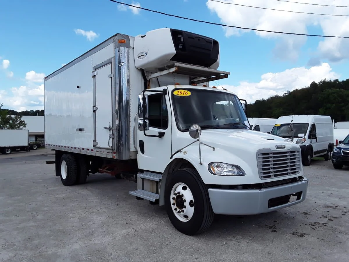 2016 Freightliner M2 106 in Pittsburgh, PA — photo 3