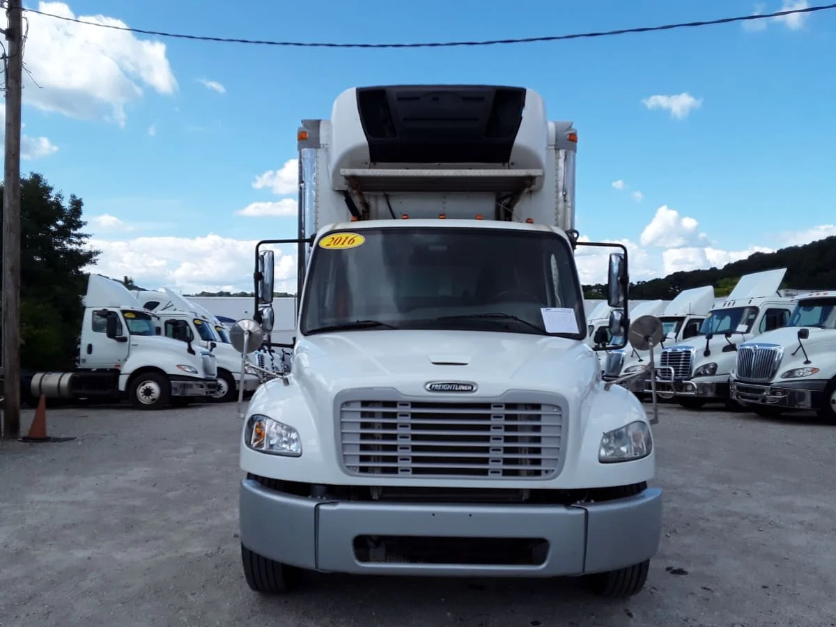 2016 Freightliner M2 106 in Pittsburgh, PA — photo 2