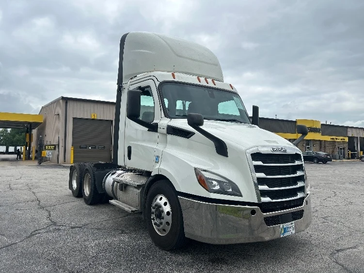 2020 Freightliner Cascadia in Elkhart, IN