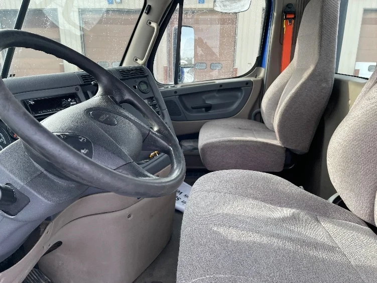 2020 Freightliner Cascadia - image 10