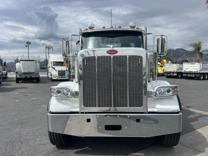 2027 Peterbilt 589 in Sylmar, CA — photo 4