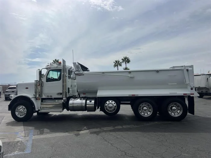 2027 Peterbilt 589 in Sylmar, CA — photo 14