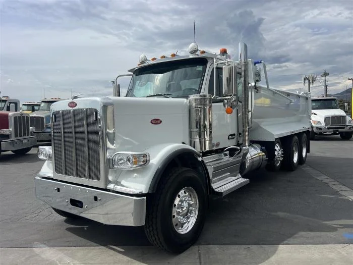 2027 Peterbilt 589 in Sylmar, CA — photo 3