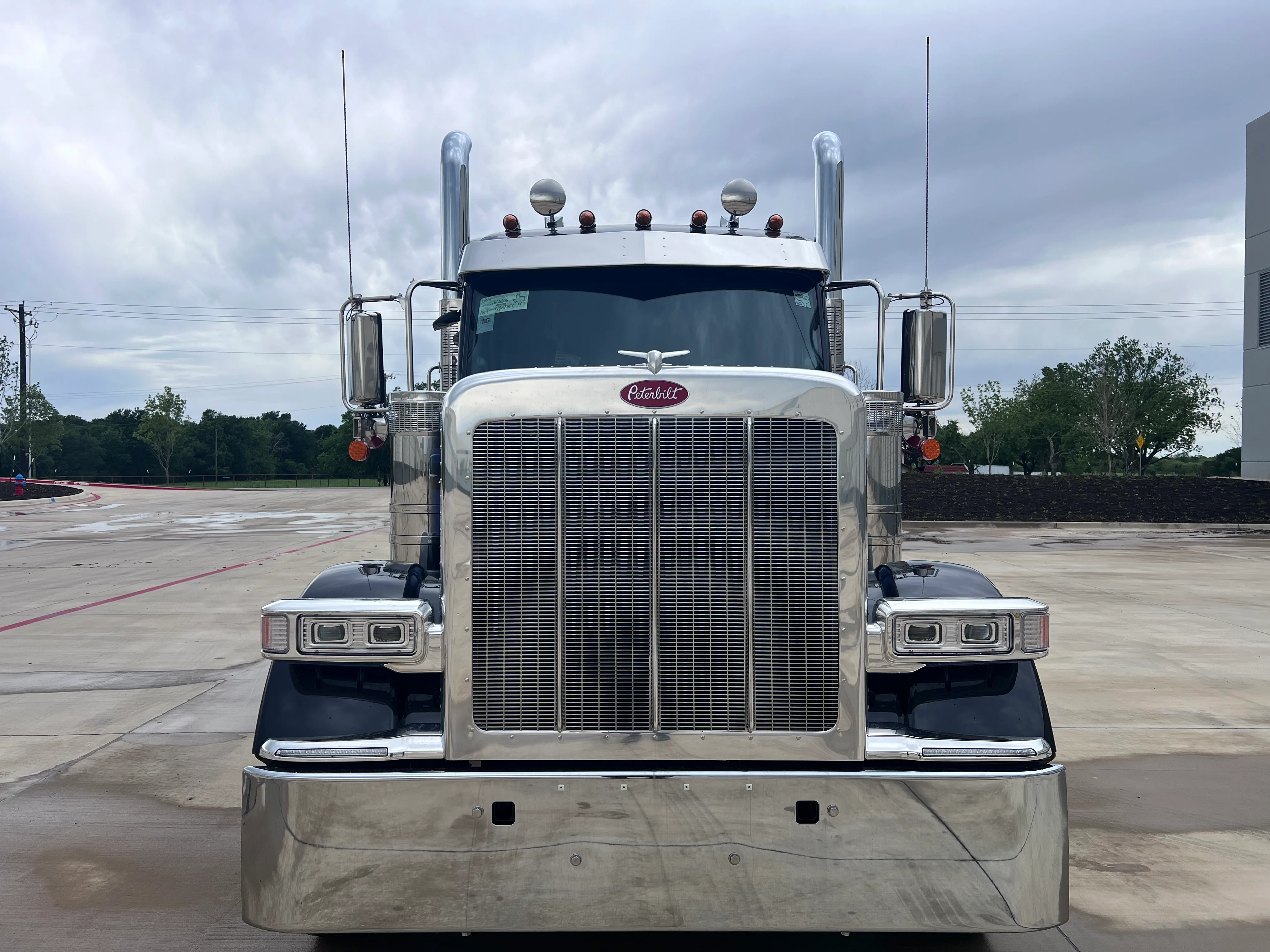 2027 Peterbilt 589 — photo 8