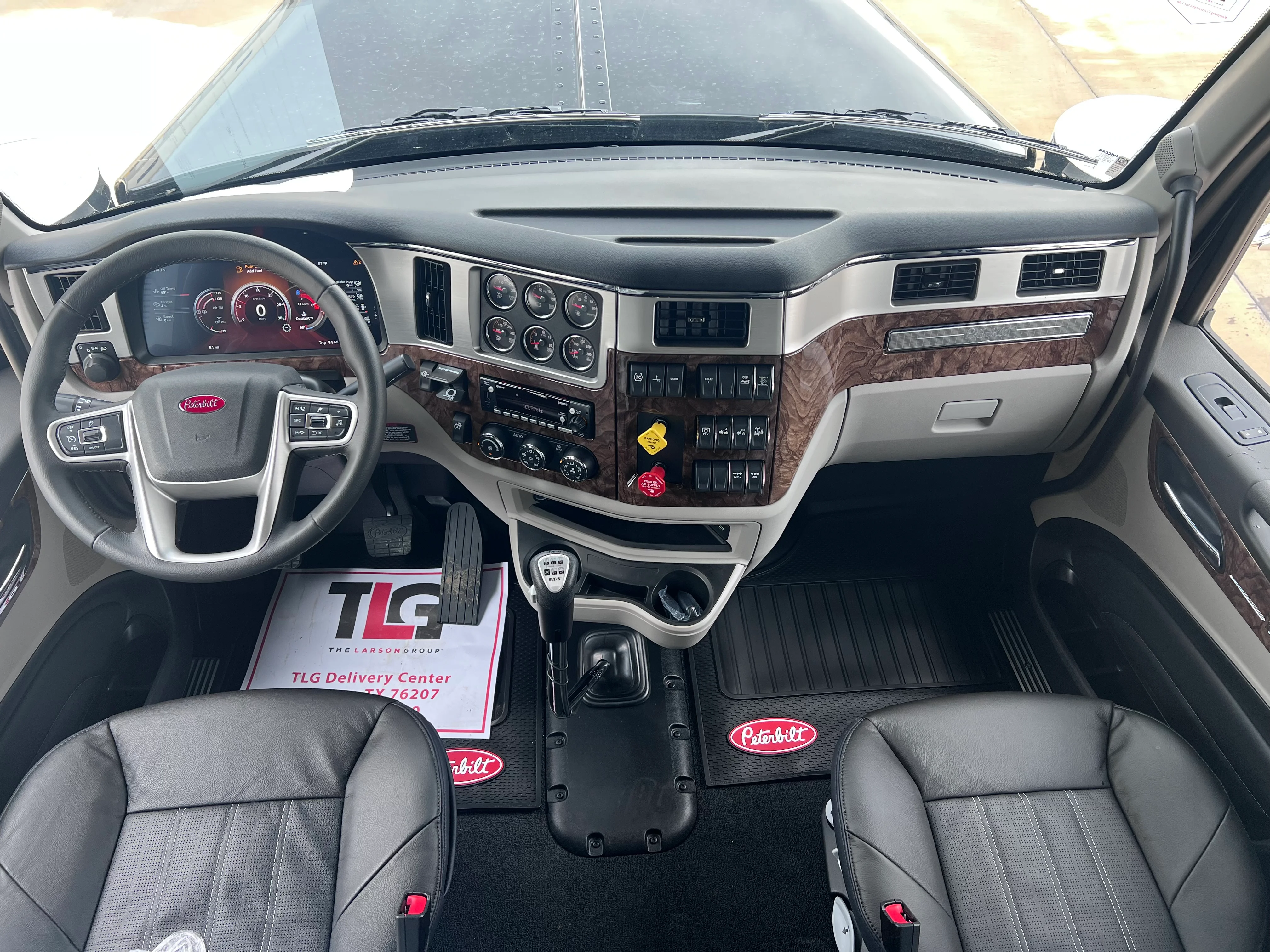 2027 Peterbilt 589 — photo 10