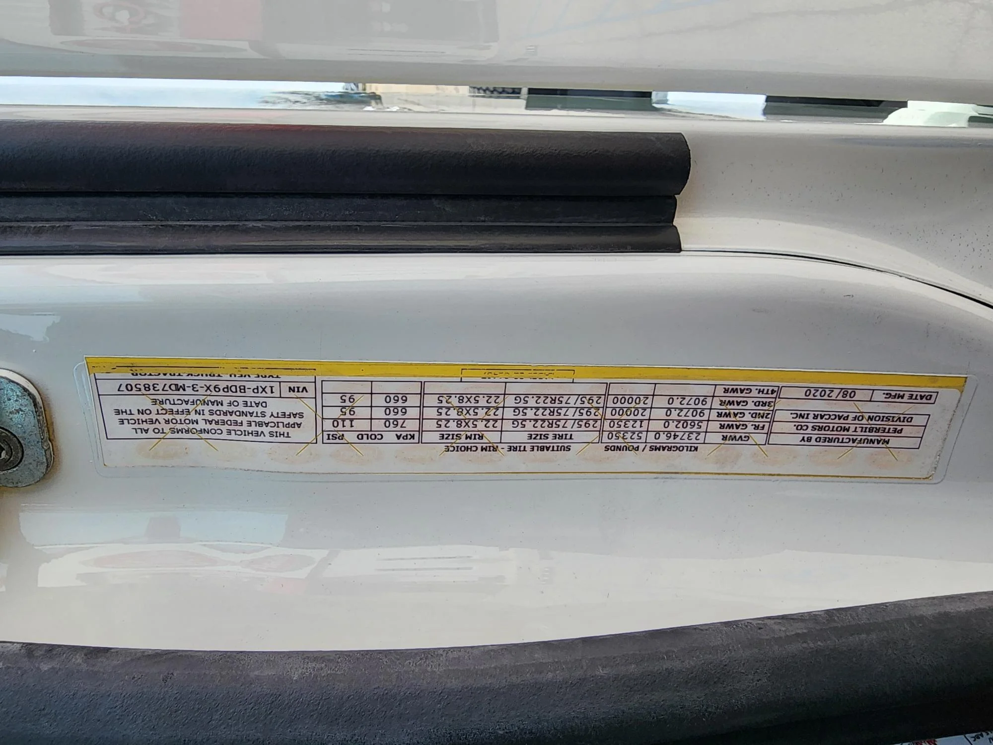 2021 Peterbilt 579 - image 12