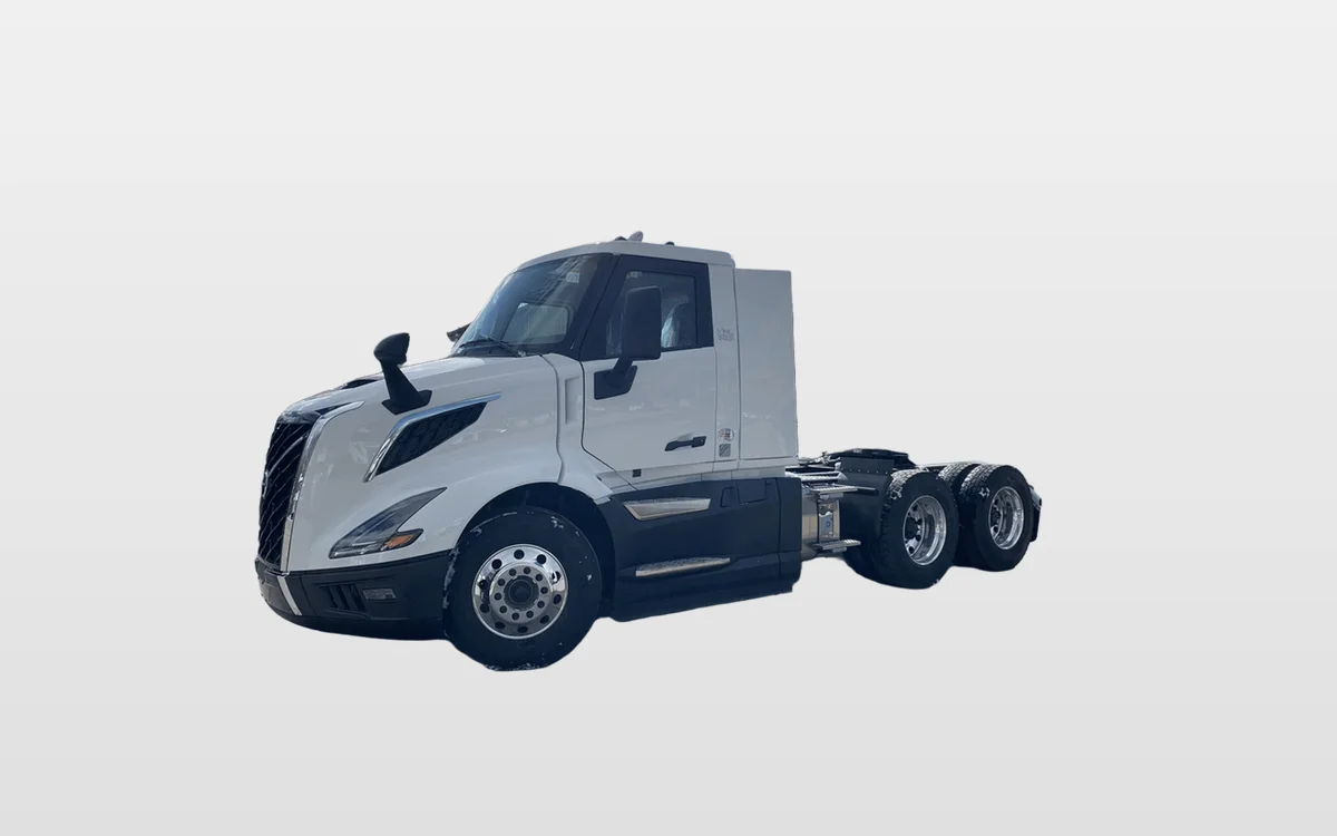 2025 Volvo - image 1