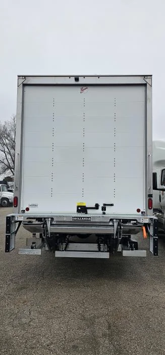 2026 Hino L6 - image 6