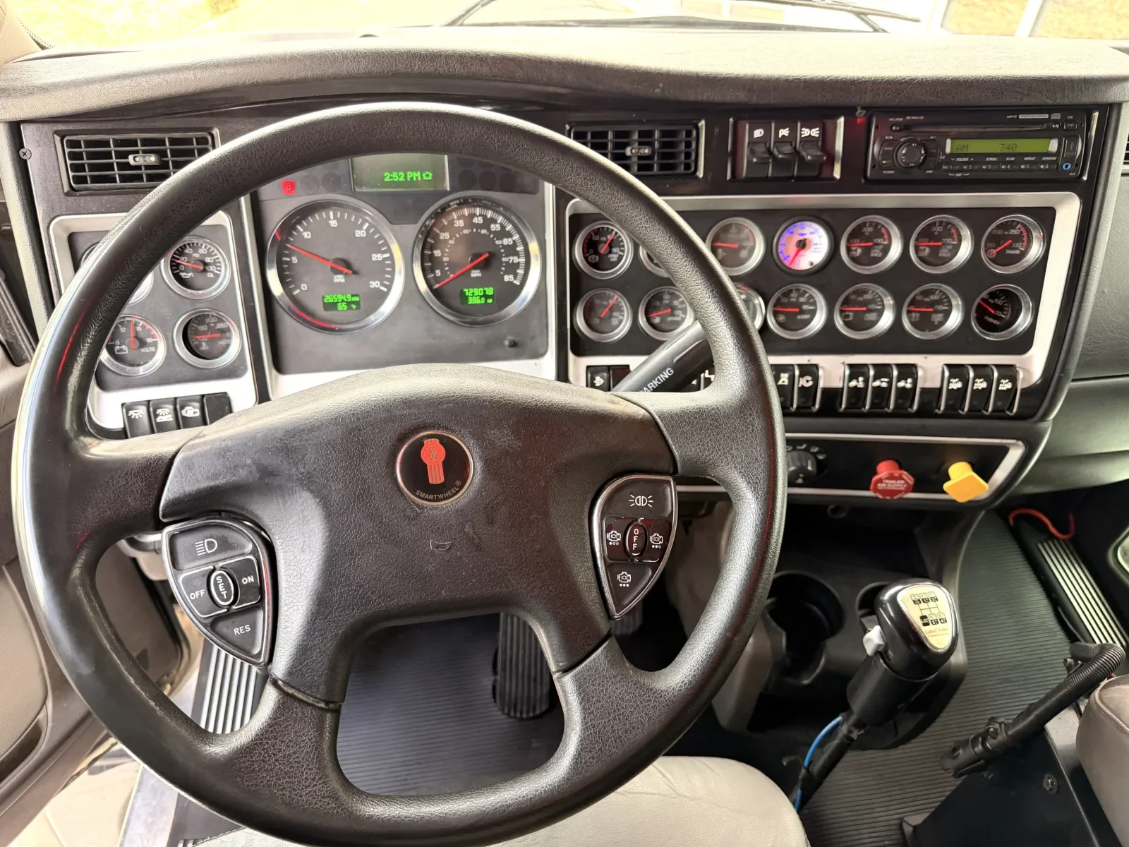 2012 Kenworth T800 in Greer, SC — photo 16