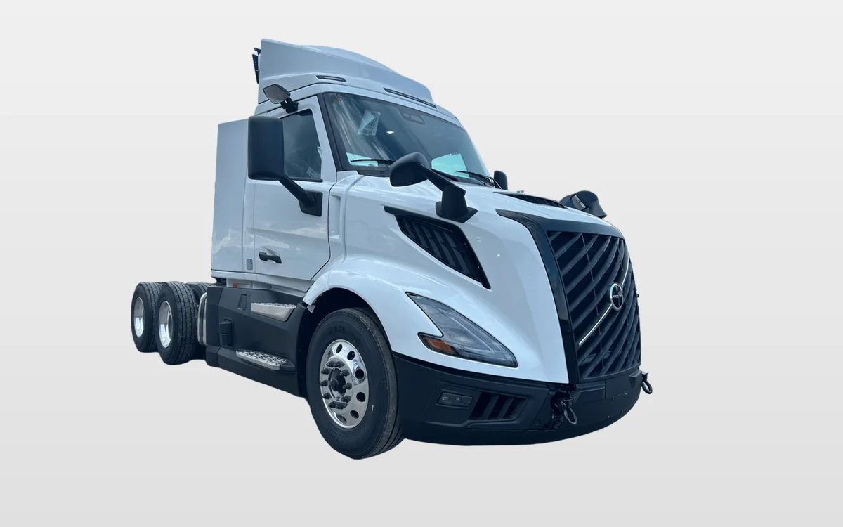 2025 Volvo - image 1