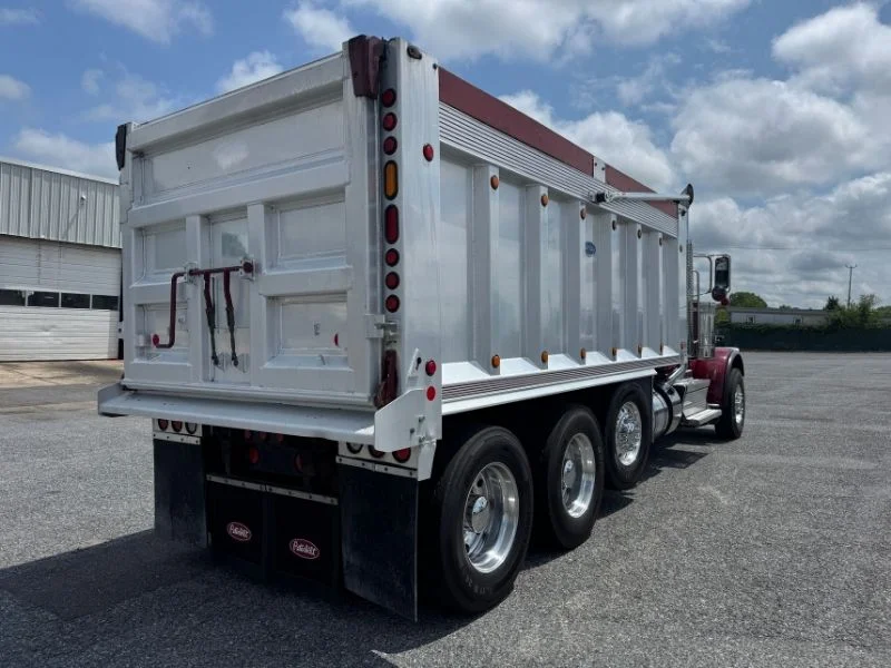 2022 Peterbilt 389 in Landover, MD — photo 15