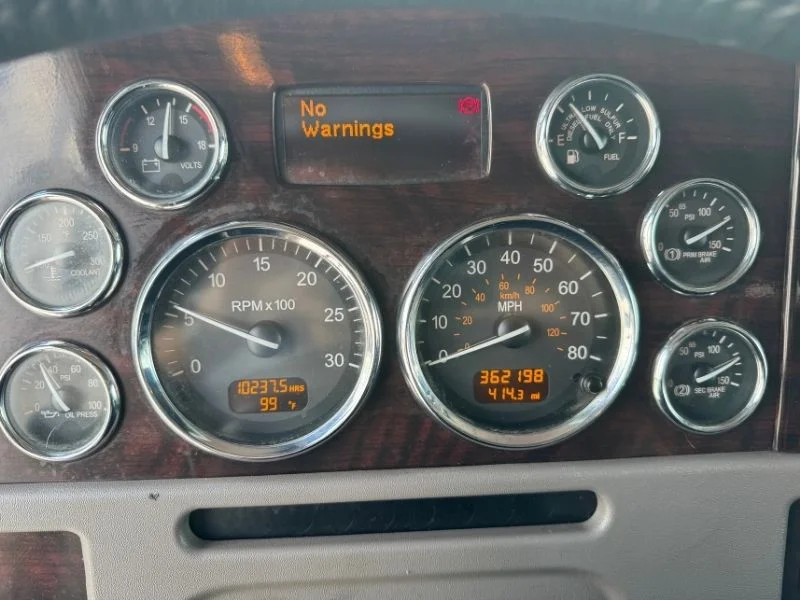2022 Peterbilt 389 in Landover, MD — photo 13