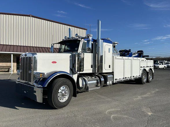 2024 Peterbilt 389