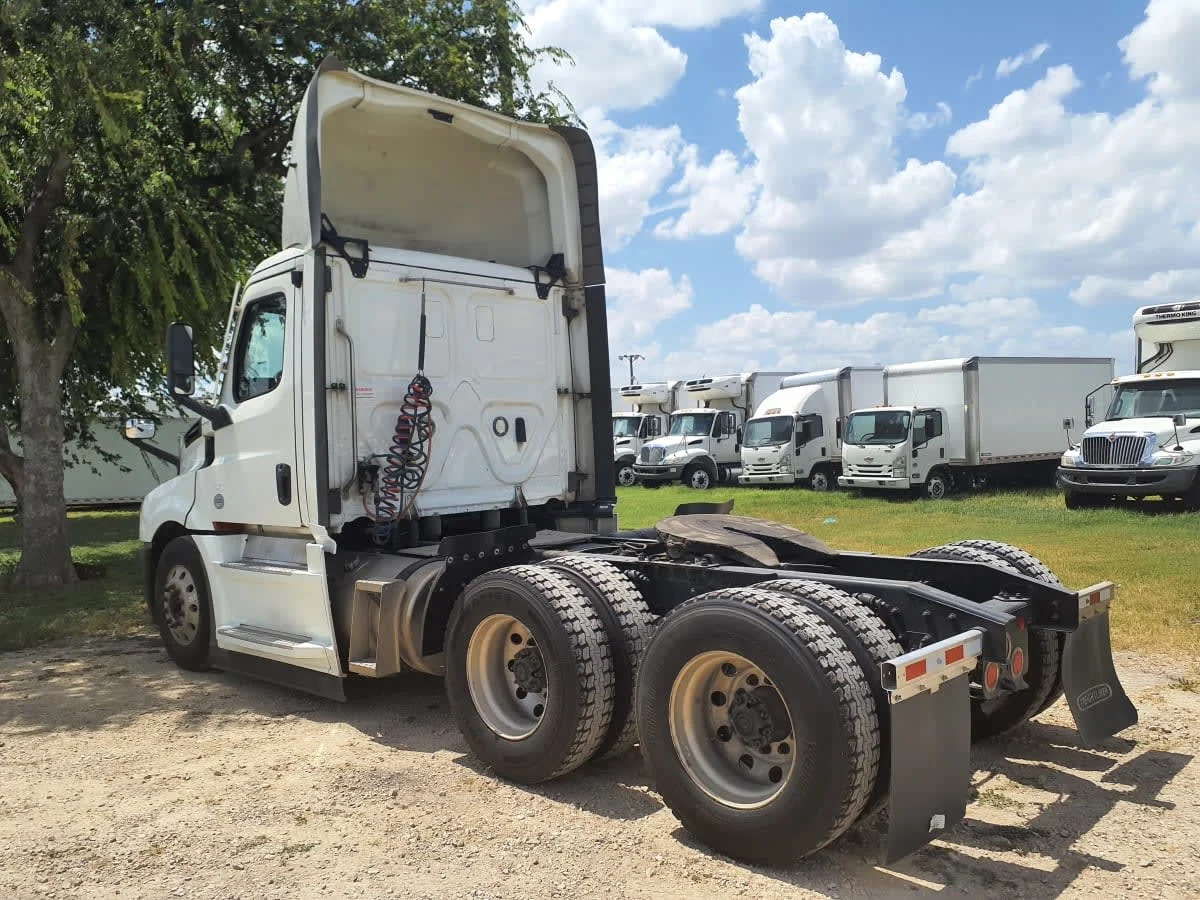 2022 Freightliner Cascadia in Converse, TX — photo 6
