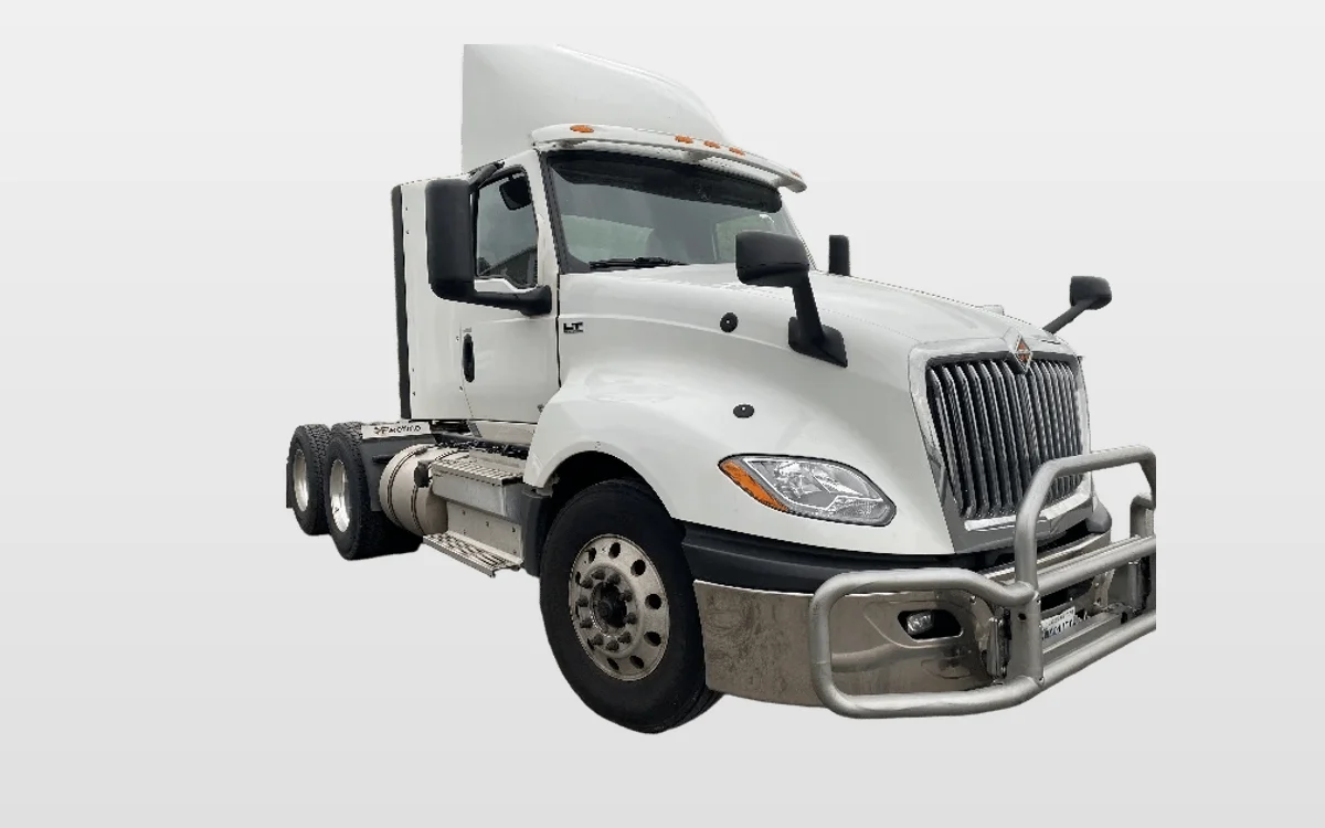 2021 International LT - image 1