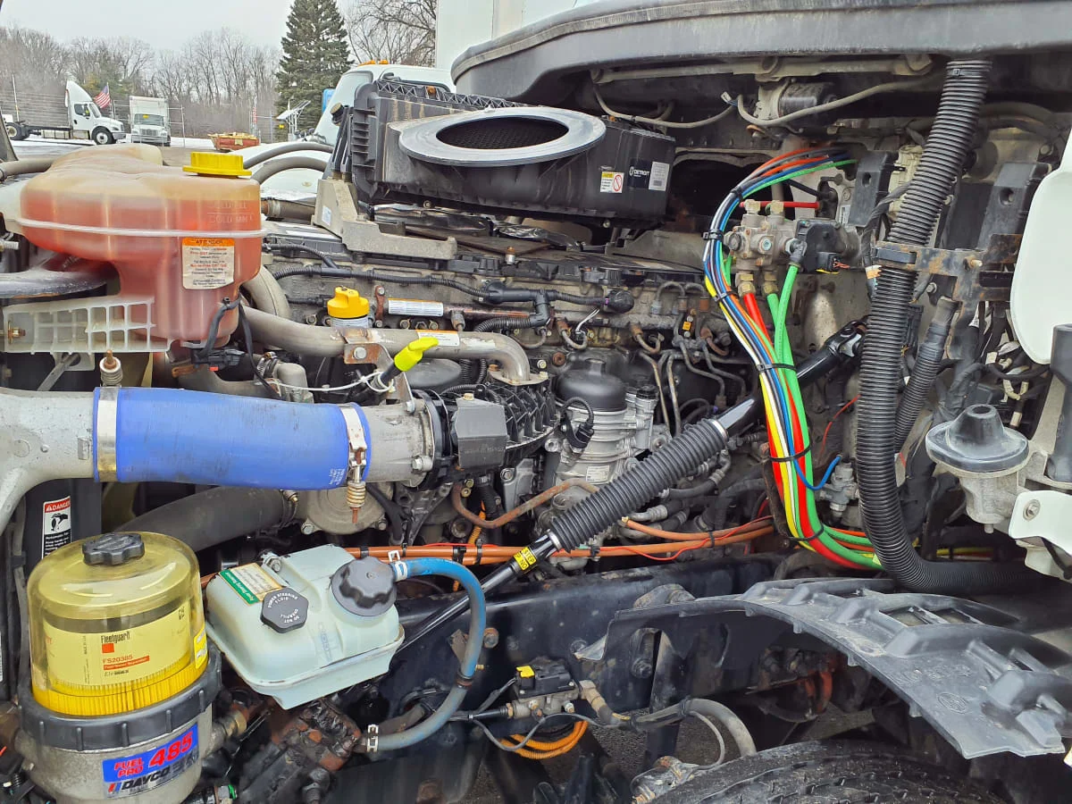 2020 Freightliner Cascadia in Oak Creek, WI — photo 8