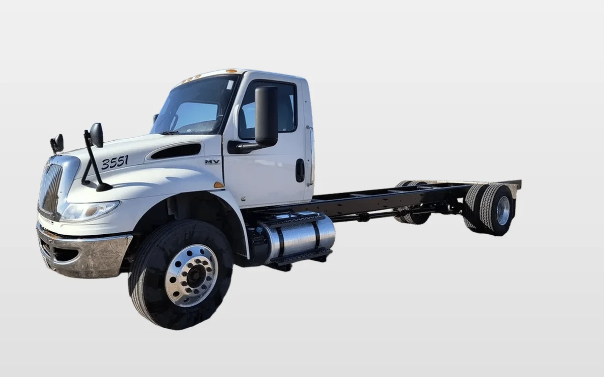 2021 International MV - image 1