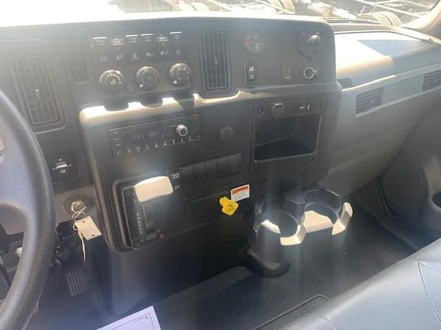 2022 International MV - image 7