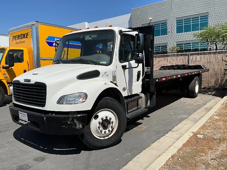 2021 Freightliner eM2 in Torrance, CA — photo 3