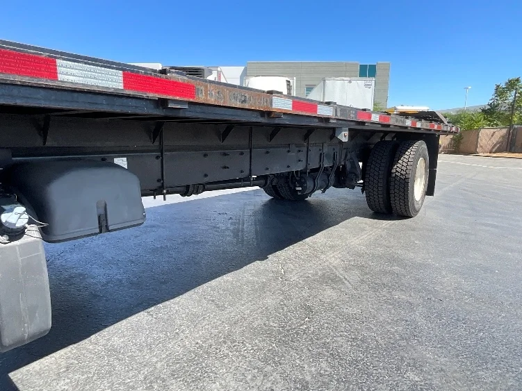2021 Freightliner eM2 in Torrance, CA — photo 4
