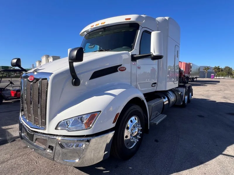 2025 Peterbilt 579 in Fort Lauderdale, FL