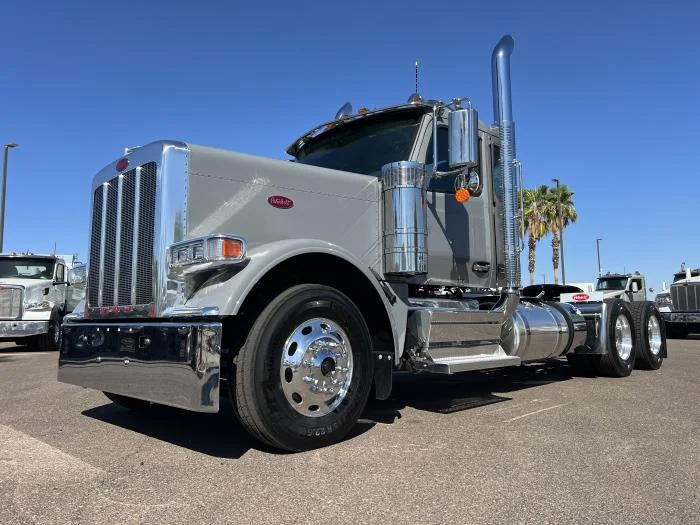 2026 Peterbilt 589 - image 2