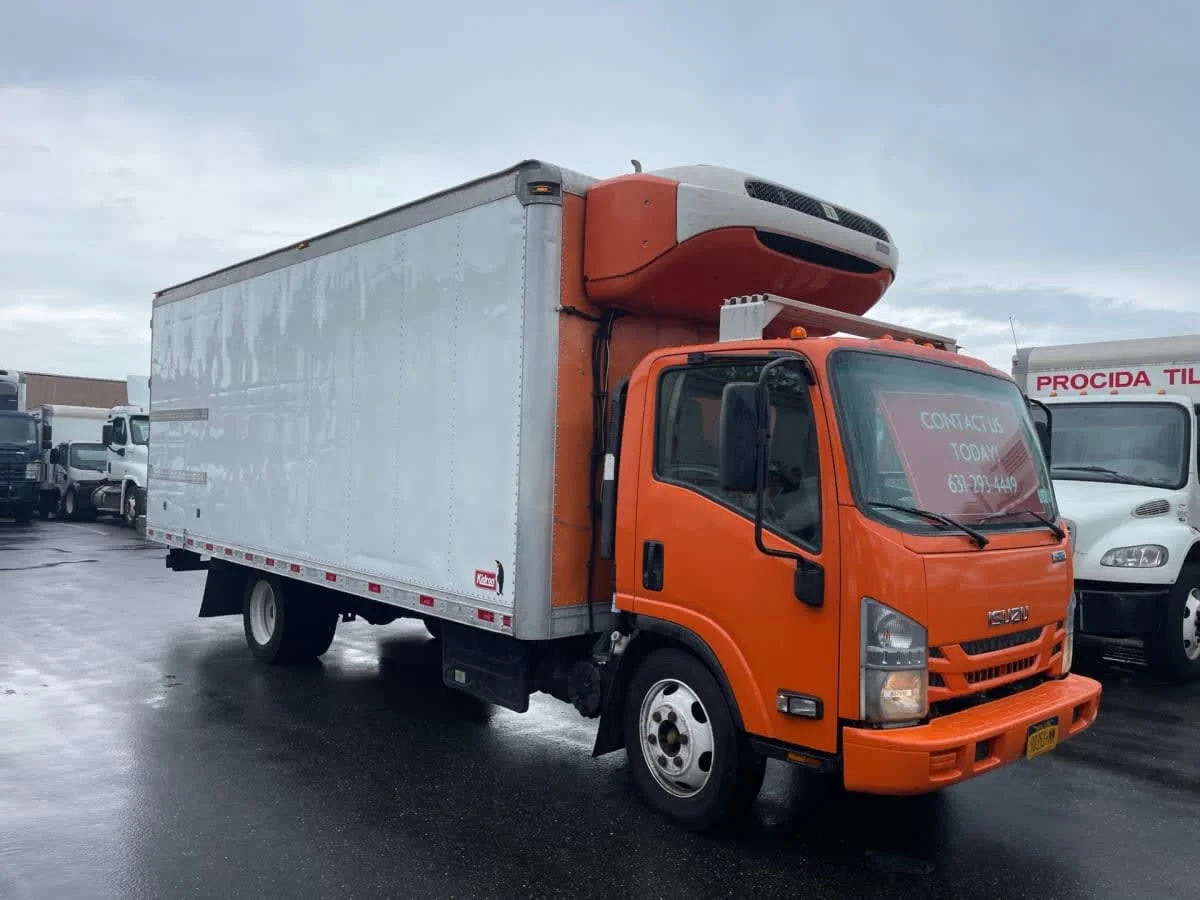 2019 Isuzu NQR in Farmingdale, NY — photo 3