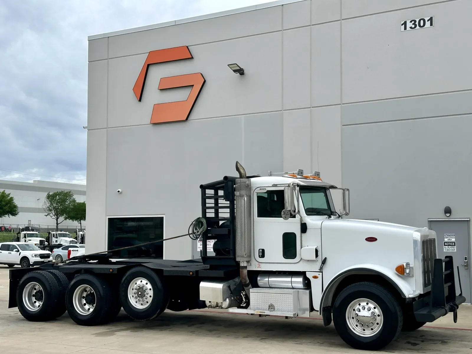 2010 Peterbilt 367 in Hutchins, TX