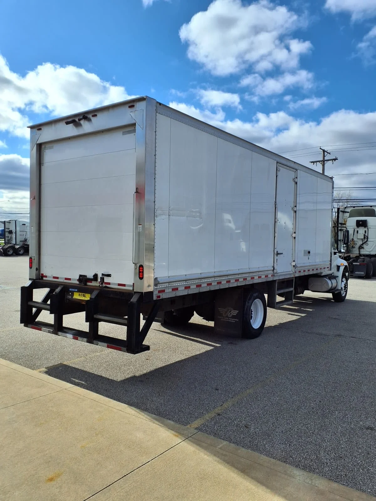 2018 International 4300 in Cleveland, OH — photo 4