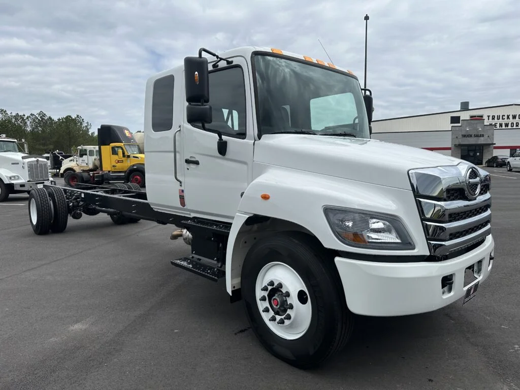 2027 Hino