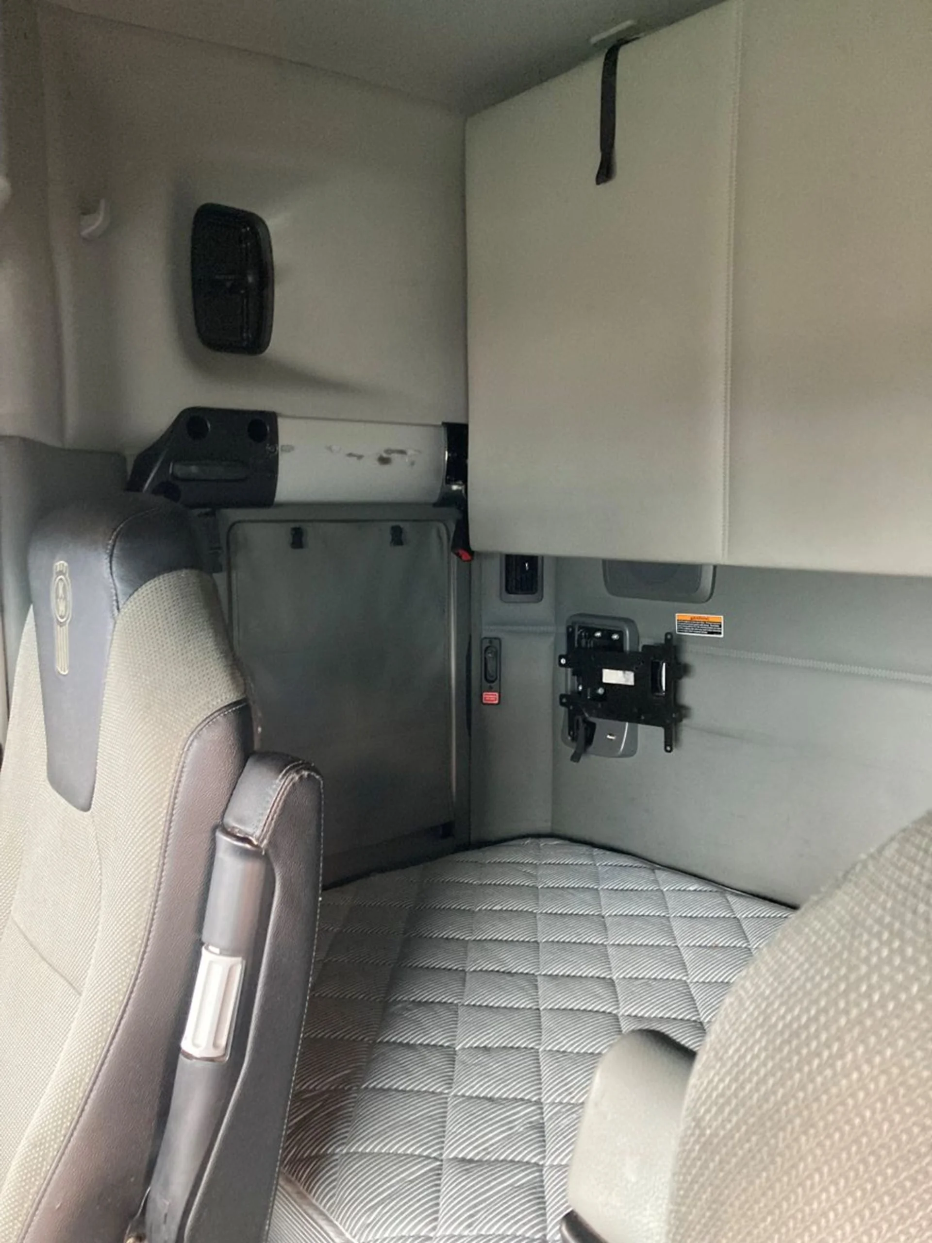 2020 Kenworth T680 - image 5