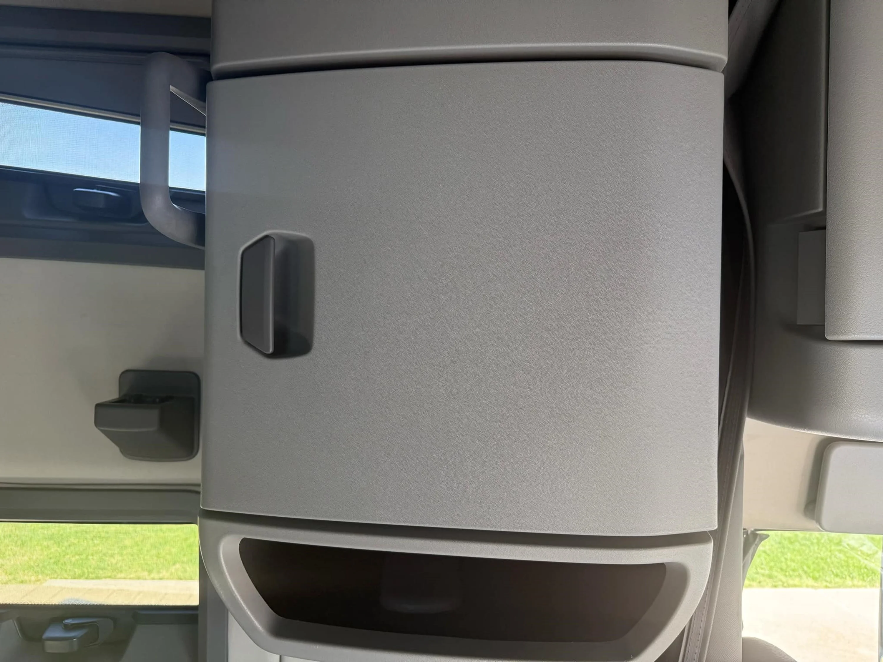 2021 Volvo VNL 760 - image 14