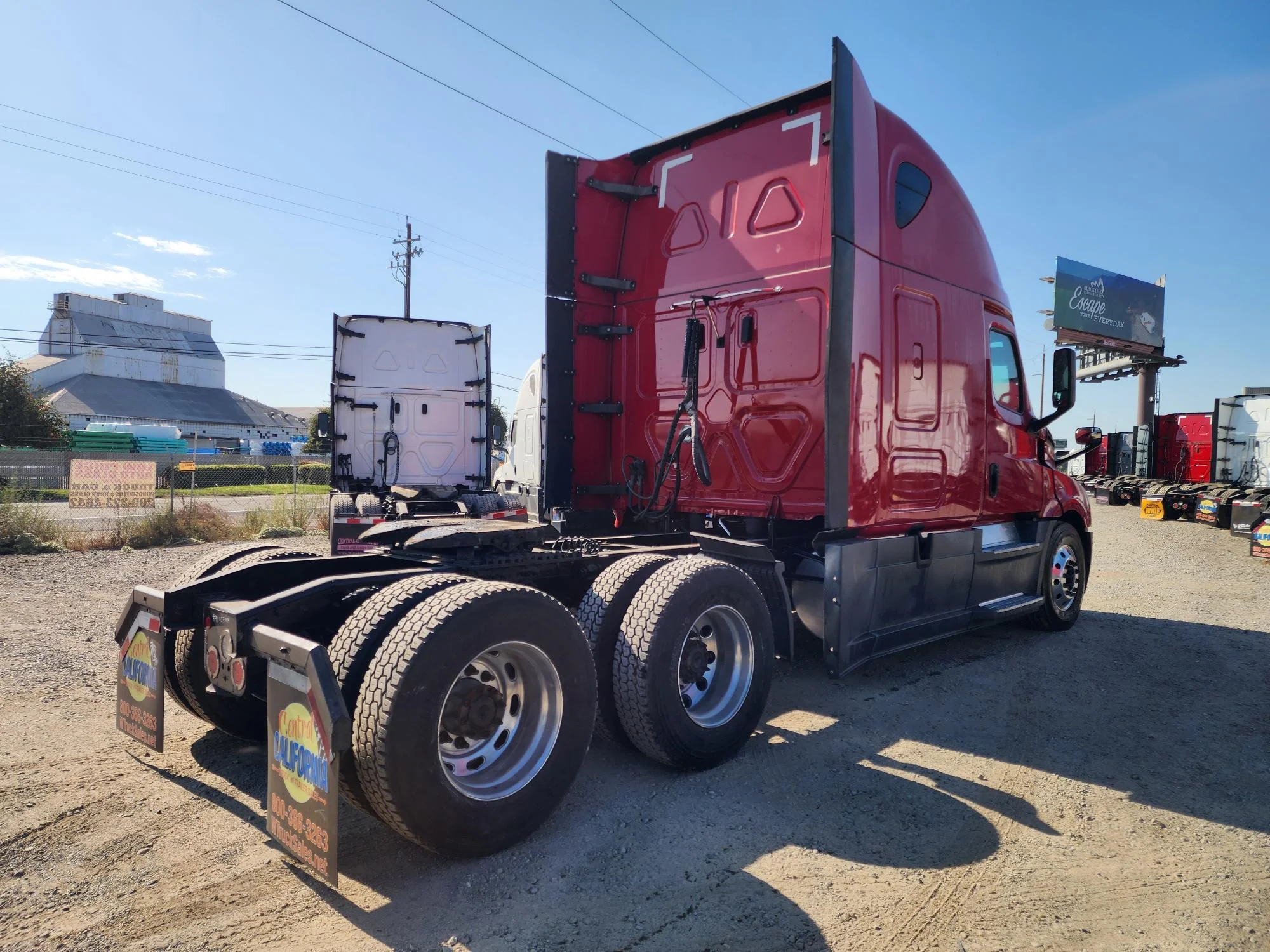 2020 Freightliner Cascadia in French Camp, CA — photo 6